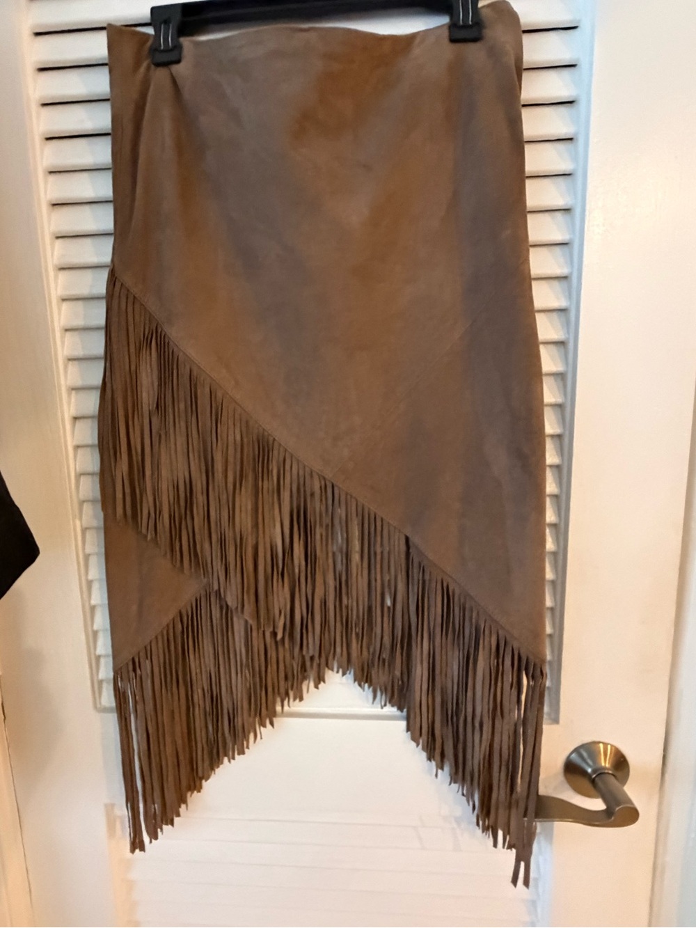 Walter Baker Faux Suede Asymmetrical Fringed Skirt- like new - Picture 2 of 8